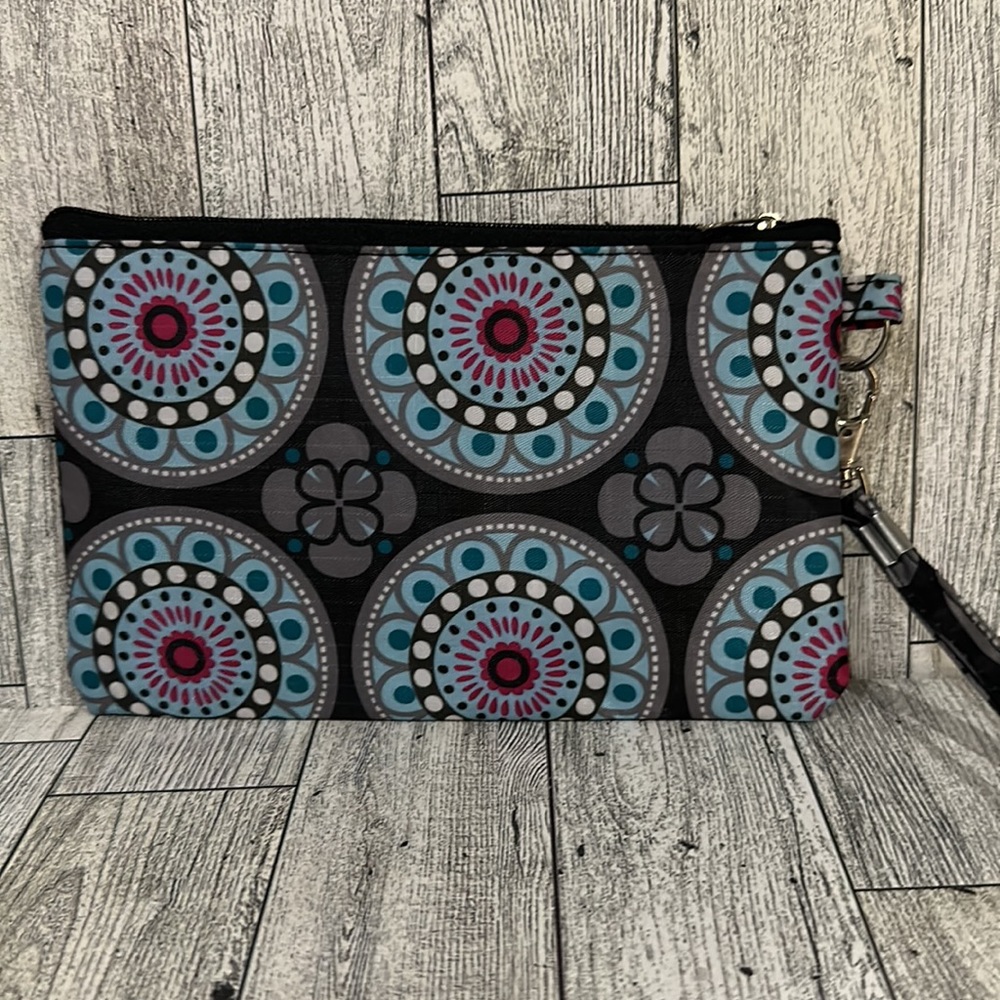 Olivia moss wristlet purse new - Picture 3 of 4